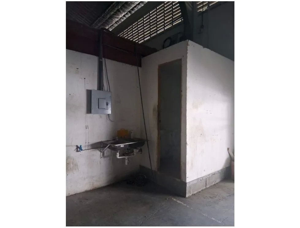Alquiler de Bodega con anden en Transistmica | 700m2