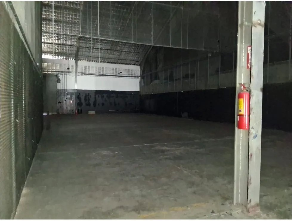 Alquiler de Bodega con anden en Transistmica | 700m2