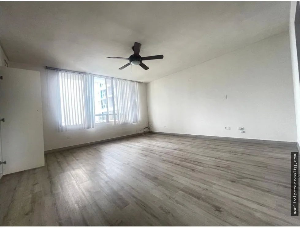 Apartment for Sale on Avenida Balboa