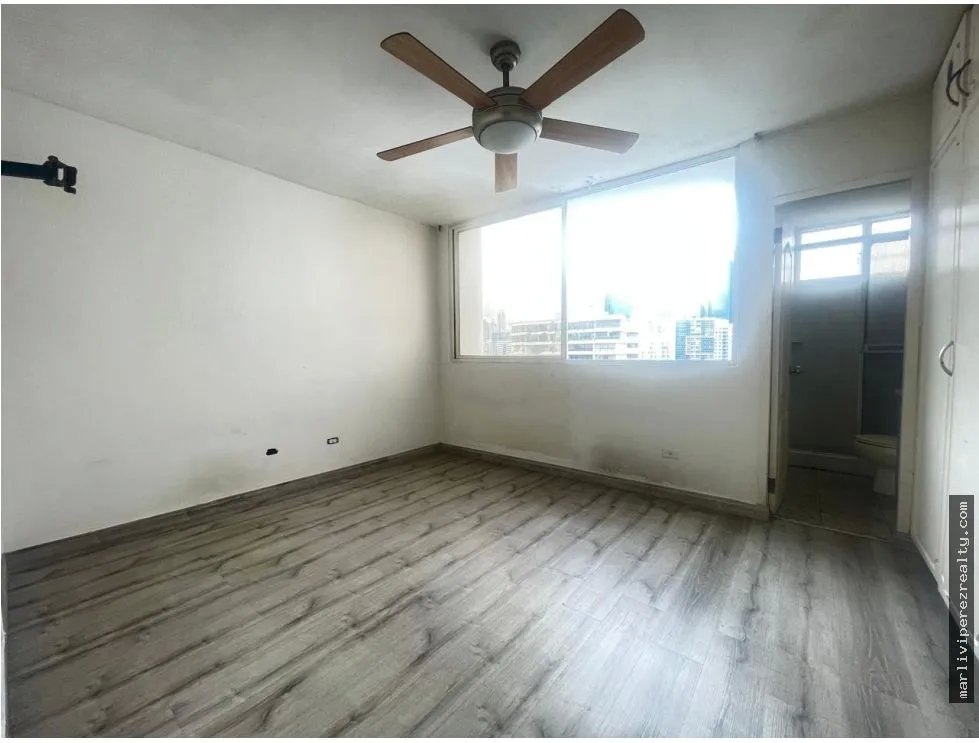 Apartment for Sale on Avenida Balboa