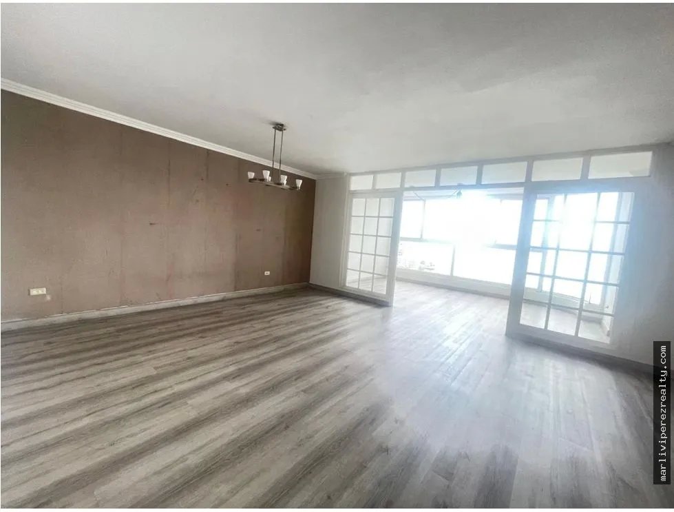 Apartment for Sale on Avenida Balboa