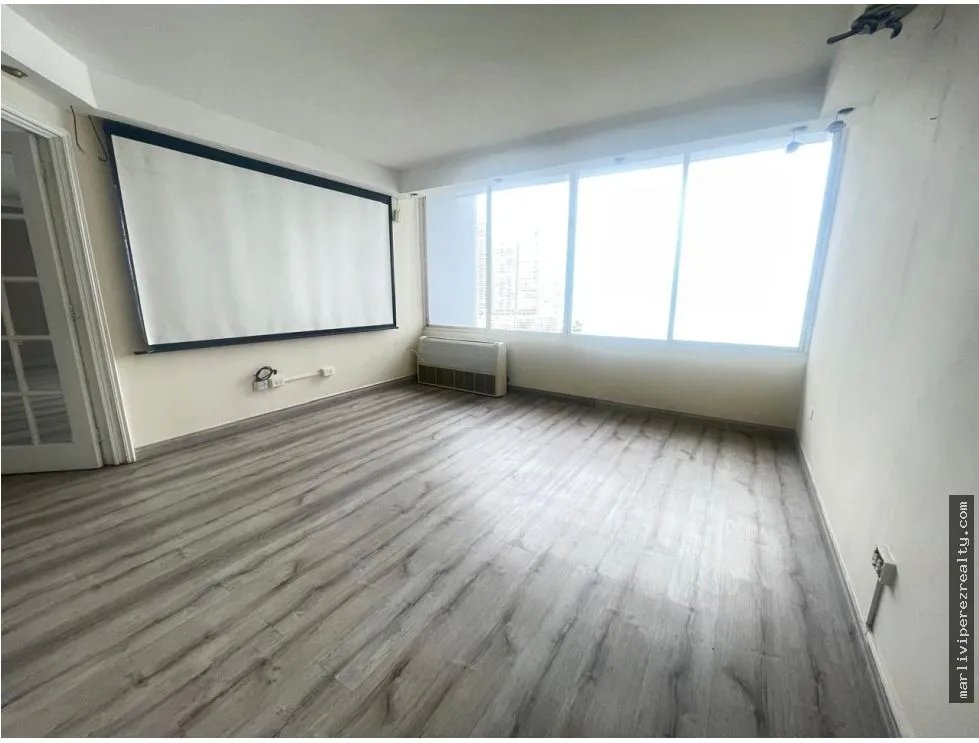 Apartment for Sale on Avenida Balboa