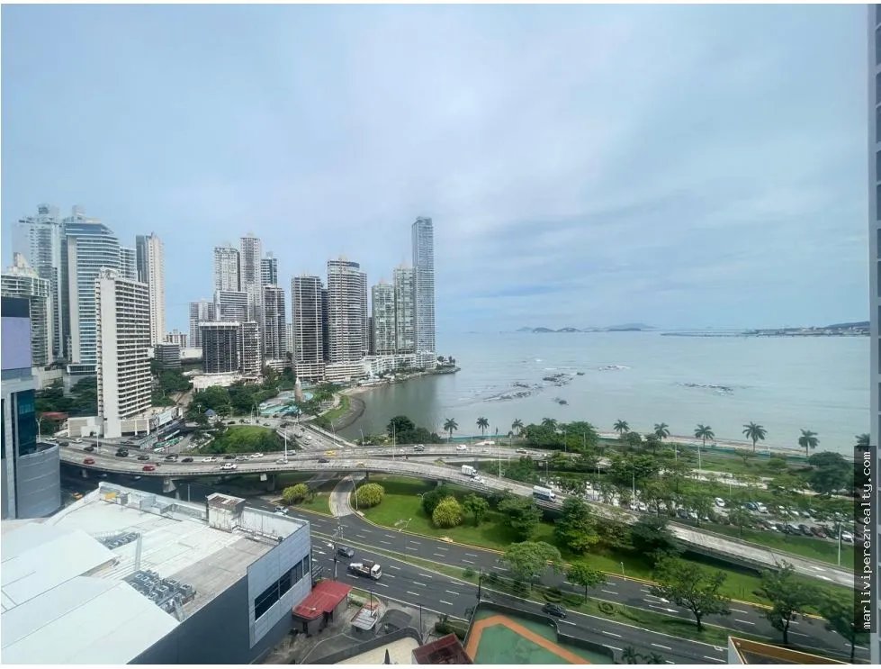 Apartment for Sale on Avenida Balboa