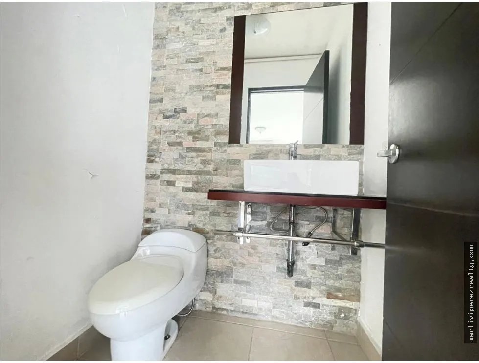 Apartment for Sale in Clayton