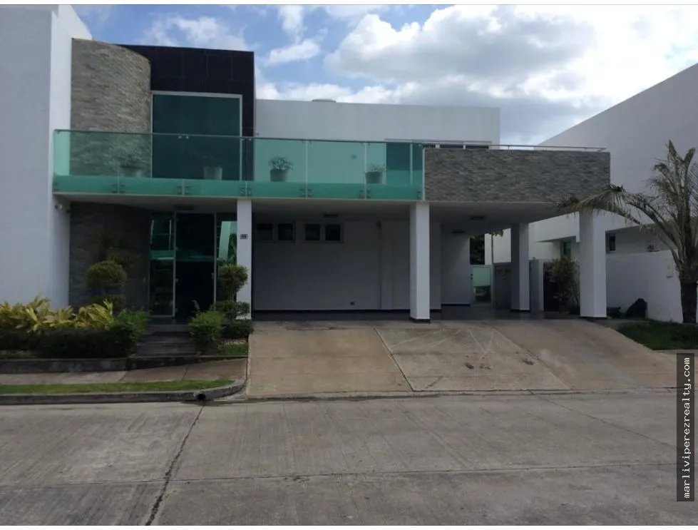 Venta o Alquiler de casa en Costa Sur