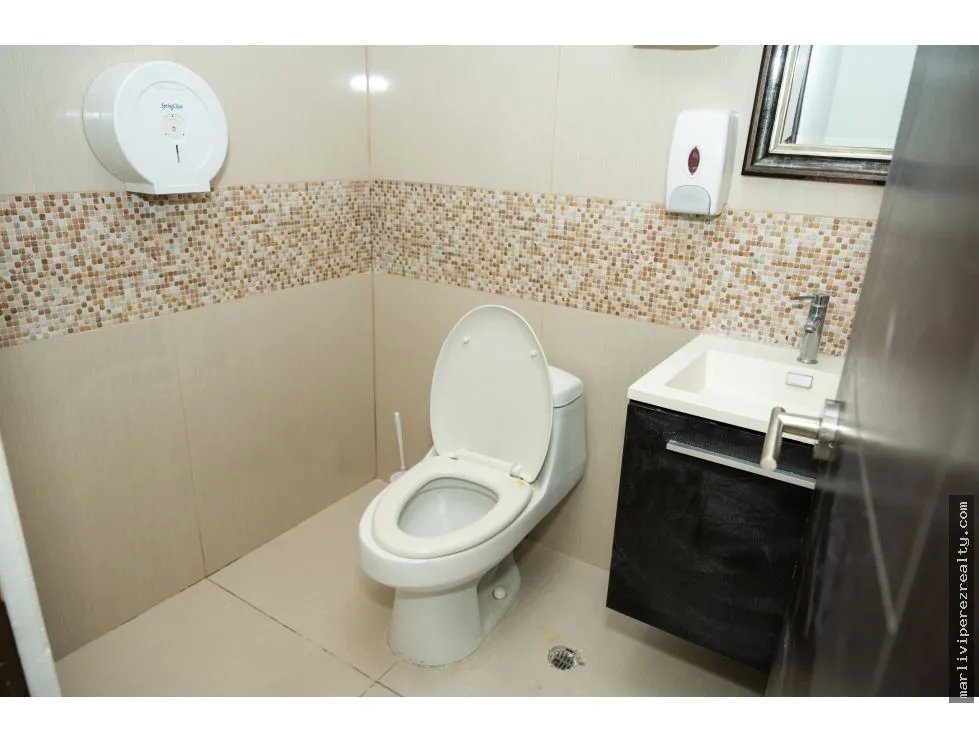 Office Rental on Avenida Balboa