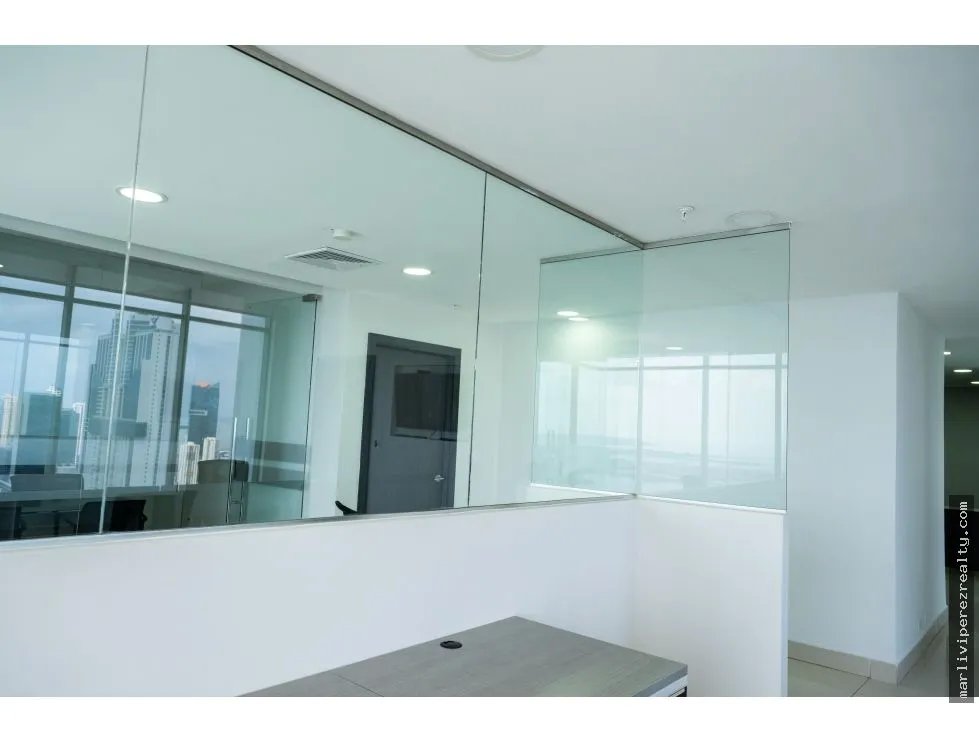 Office Rental on Avenida Balboa