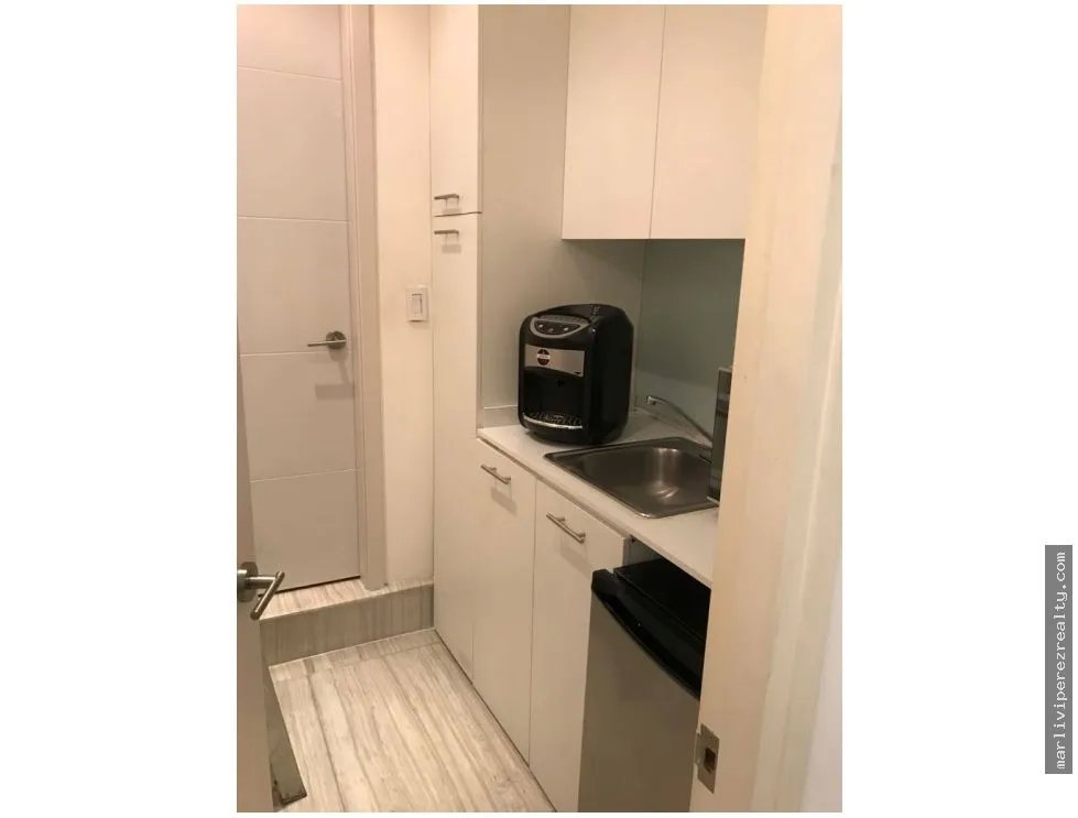 Office Rental on Avenida Balboa