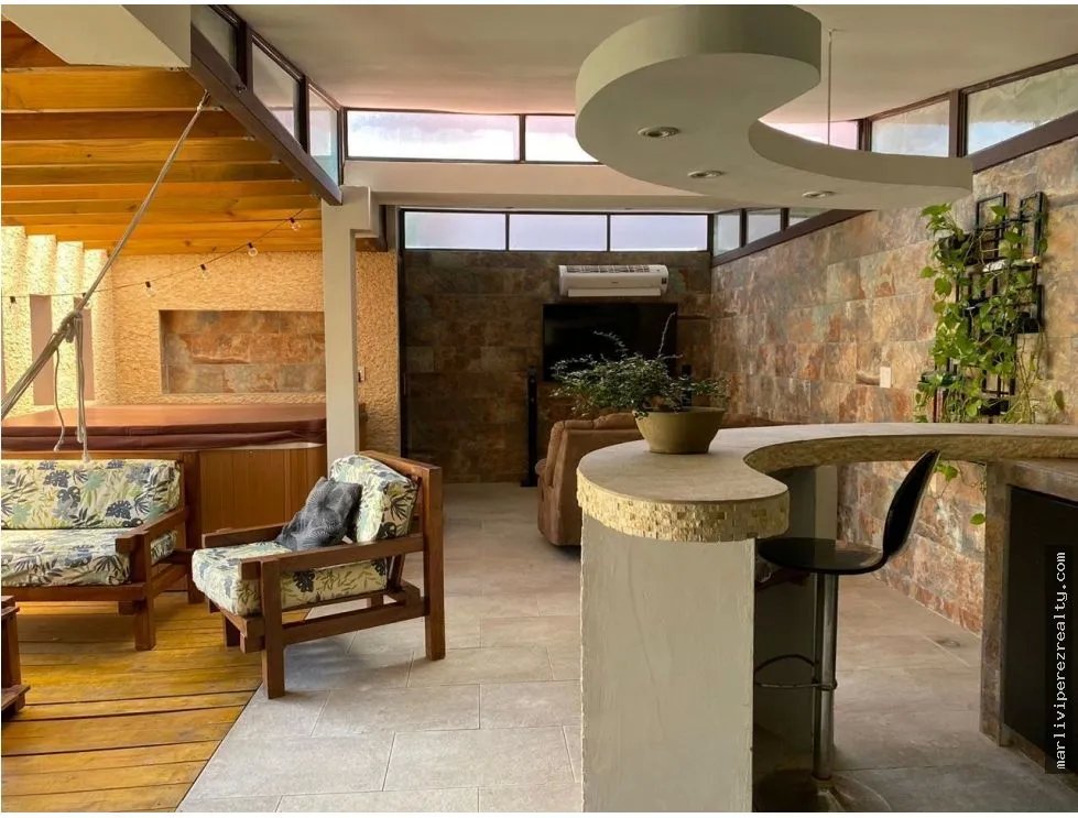 Venta de casa en Costa Sur, Versalles