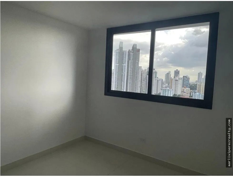 Alquiler de apartamento con línea blanca en El Cangrejo