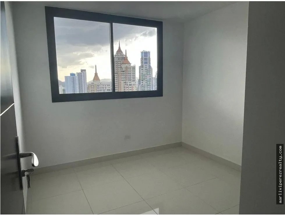 Alquiler de apartamento con línea blanca en El Cangrejo