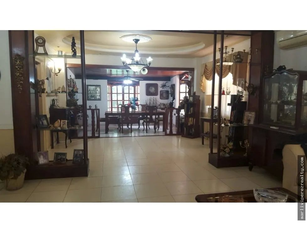 Venta de casa en Llanos de Curundu