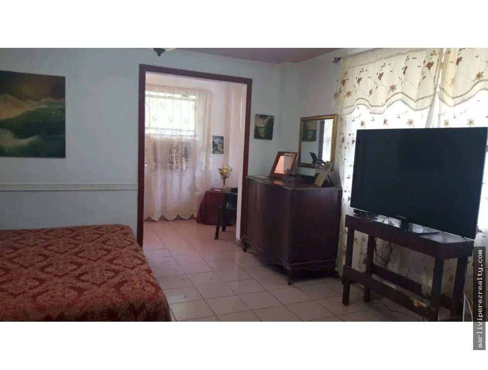 Venta de casa en Llanos de Curundu