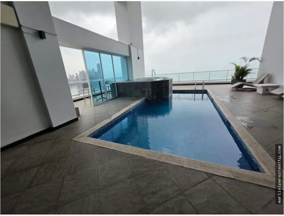 Venta de apartamento en avenida Balboa