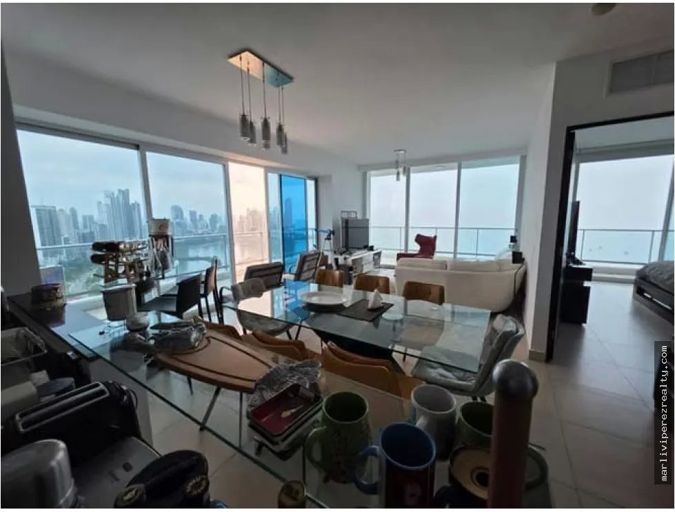 Venta de apartamento en avenida Balboa