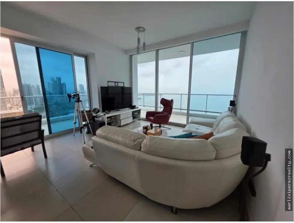 Venta de apartamento en avenida Balboa