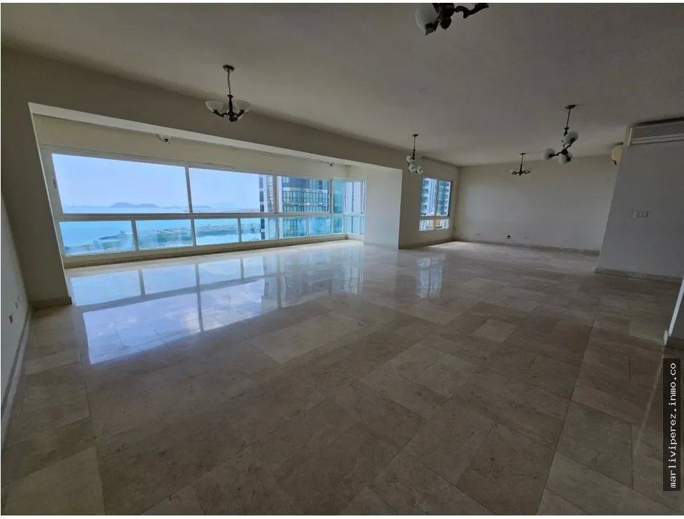 Alquiler de apartamento en Avenida Balboa, PH Vista Marina