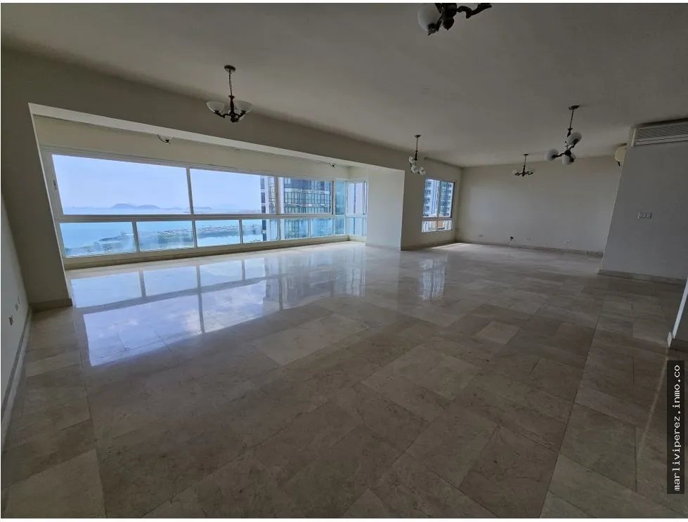Alquiler de apartamento en Avenida Balboa, PH Vista Marina