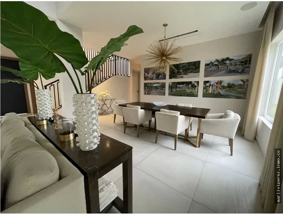 Venta de casa en Santa Maria de lujo 318mts2