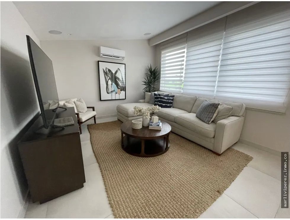 Venta de casa en Santa Maria de lujo 318mts2