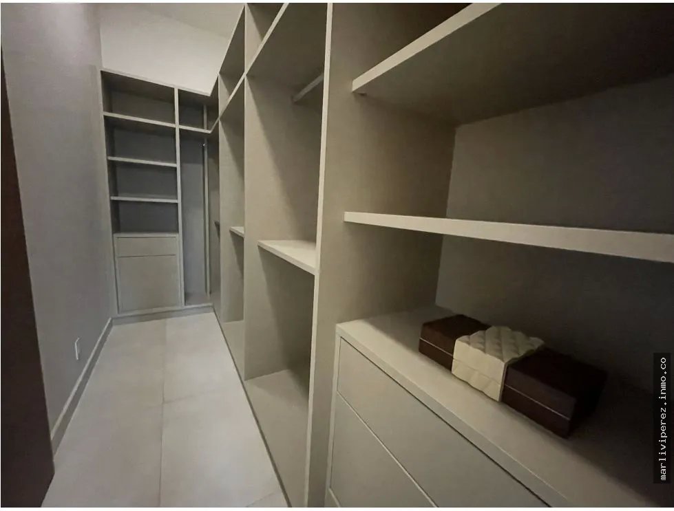 Venta de casa en Santa Maria de lujo 318mts2