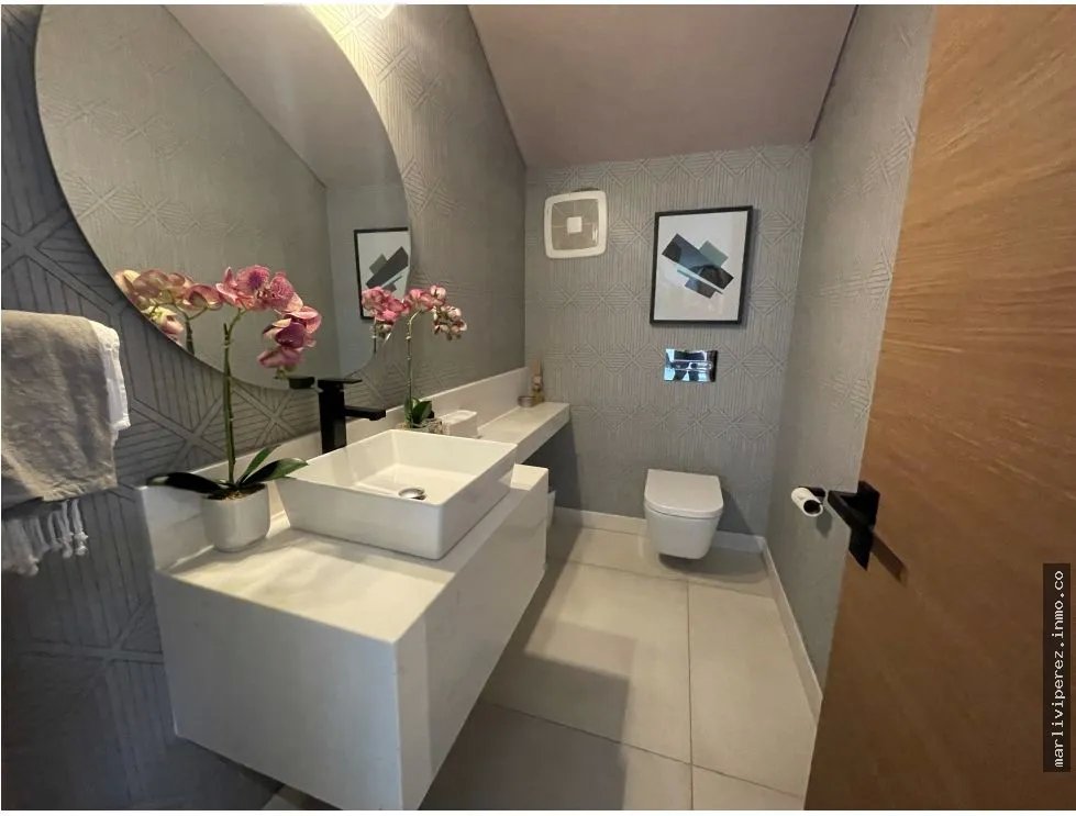 Venta de casa en Santa Maria de lujo 318mts2
