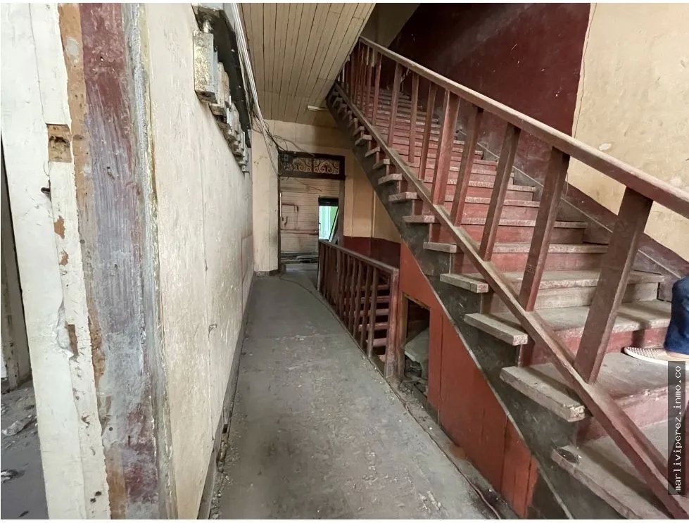 BUILDING FOR SALE IN OLD TOWN