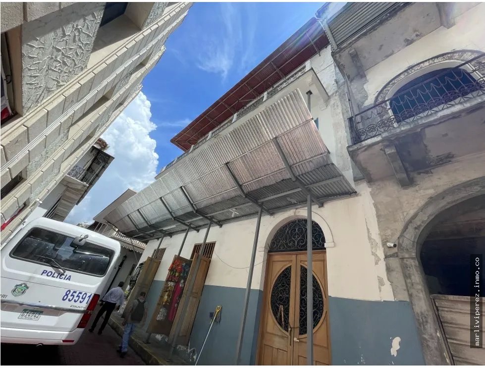 BUILDING FOR SALE IN OLD TOWN