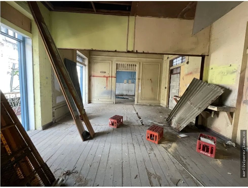 BUILDING FOR SALE IN OLD TOWN