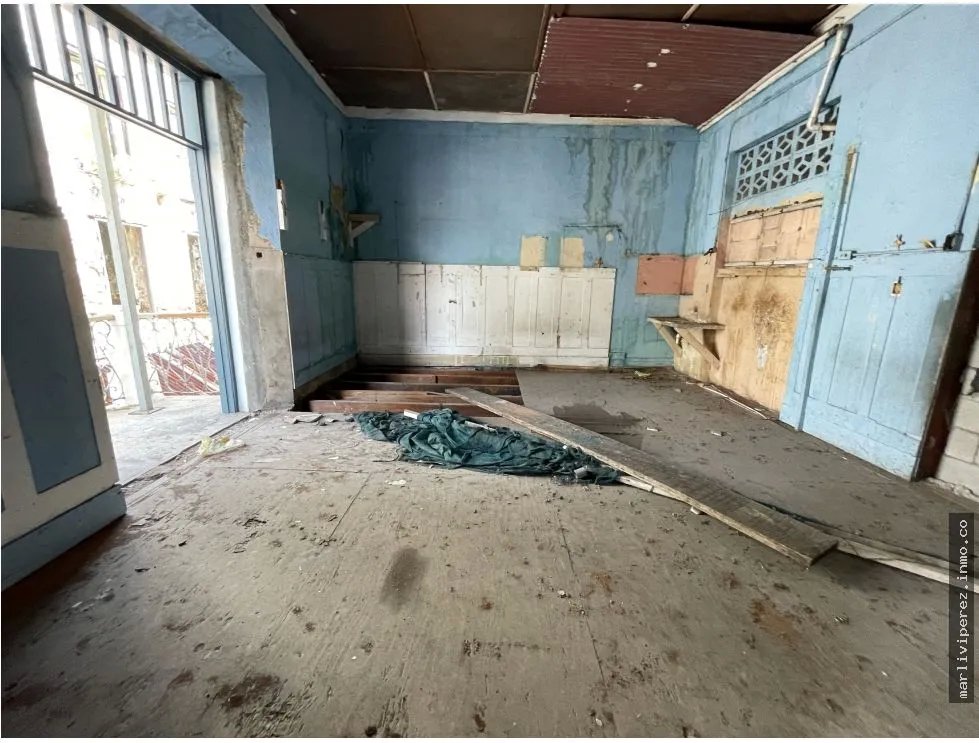 BUILDING FOR SALE IN OLD TOWN