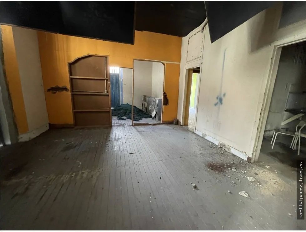 BUILDING FOR SALE IN OLD TOWN