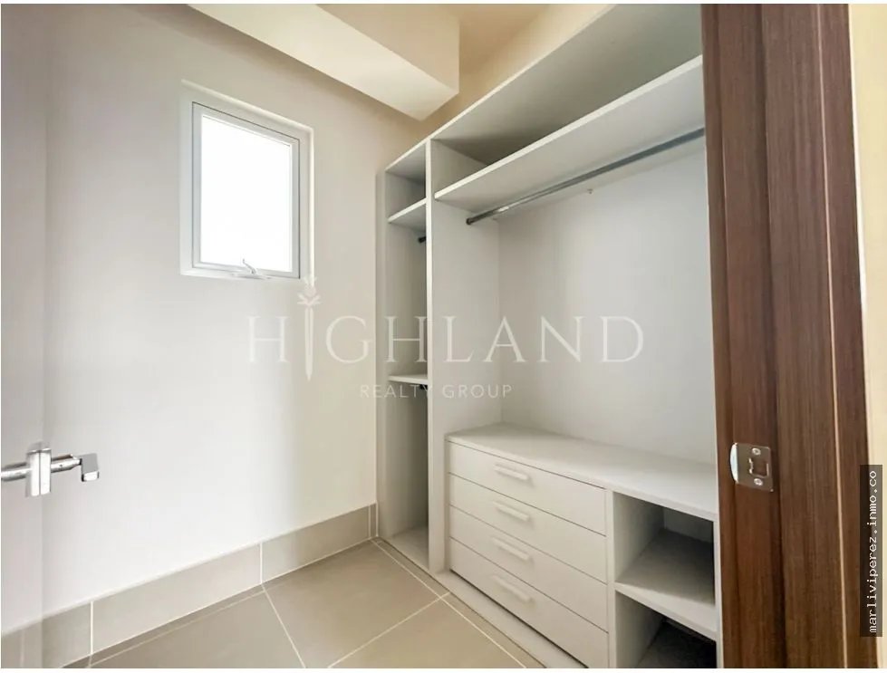 Apartment for Sale Located in Santa María