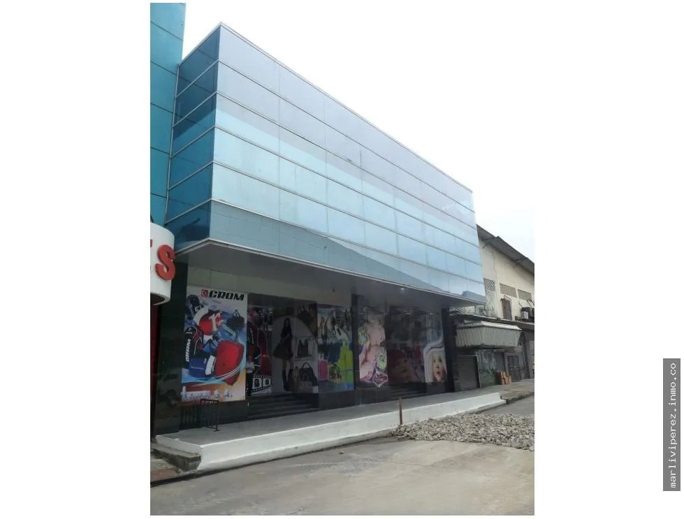 Venta de Oficina Showroom Zona Libre