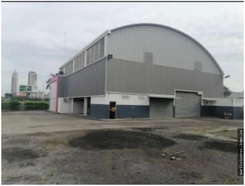 Oportunidad única, Santa María Business Park: Edificio en Corredor Sur
