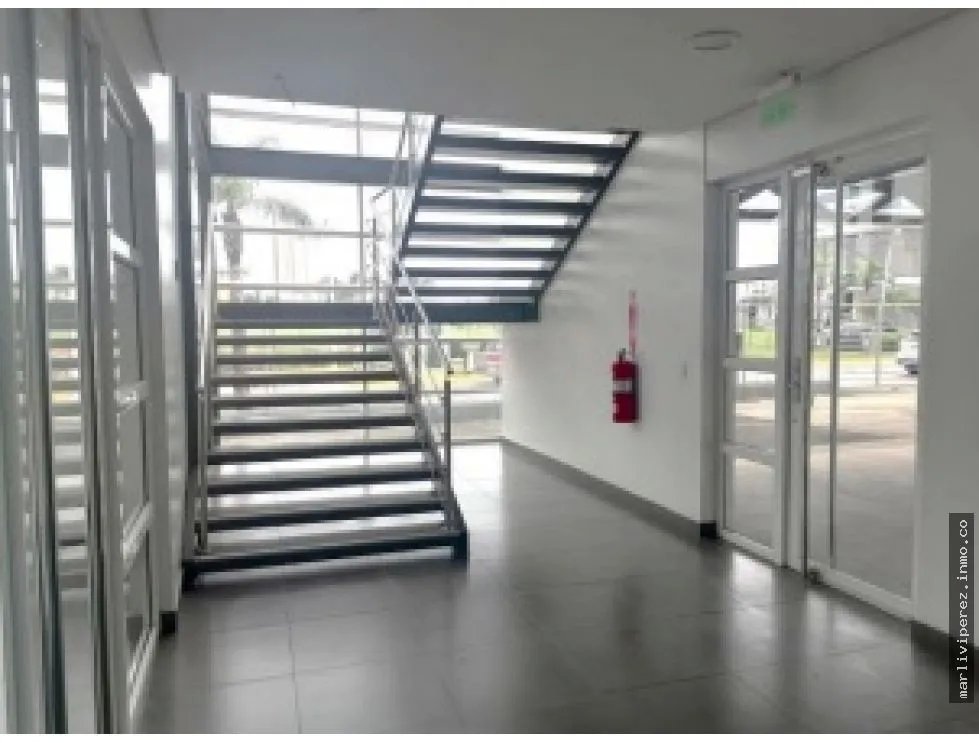 Oportunidad única, Santa María Business Park: Edificio en Corredor Sur