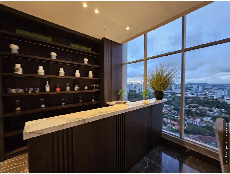 Luxury Apartment for Sale in Coco del Mar, San Francisco