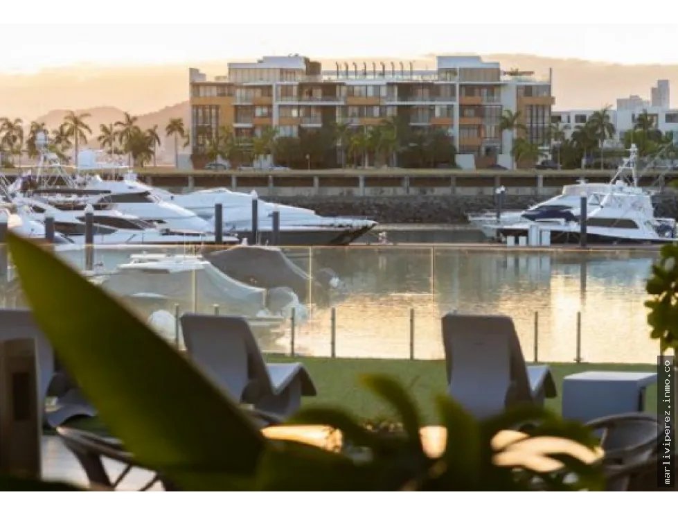 Luxury Home for Sale in Ocean Reef Islands