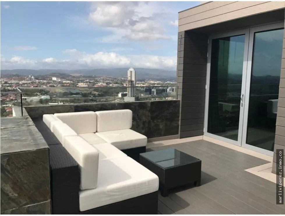 Sale of Penthouse Apartment in Costa del Este PH Breeze Panama