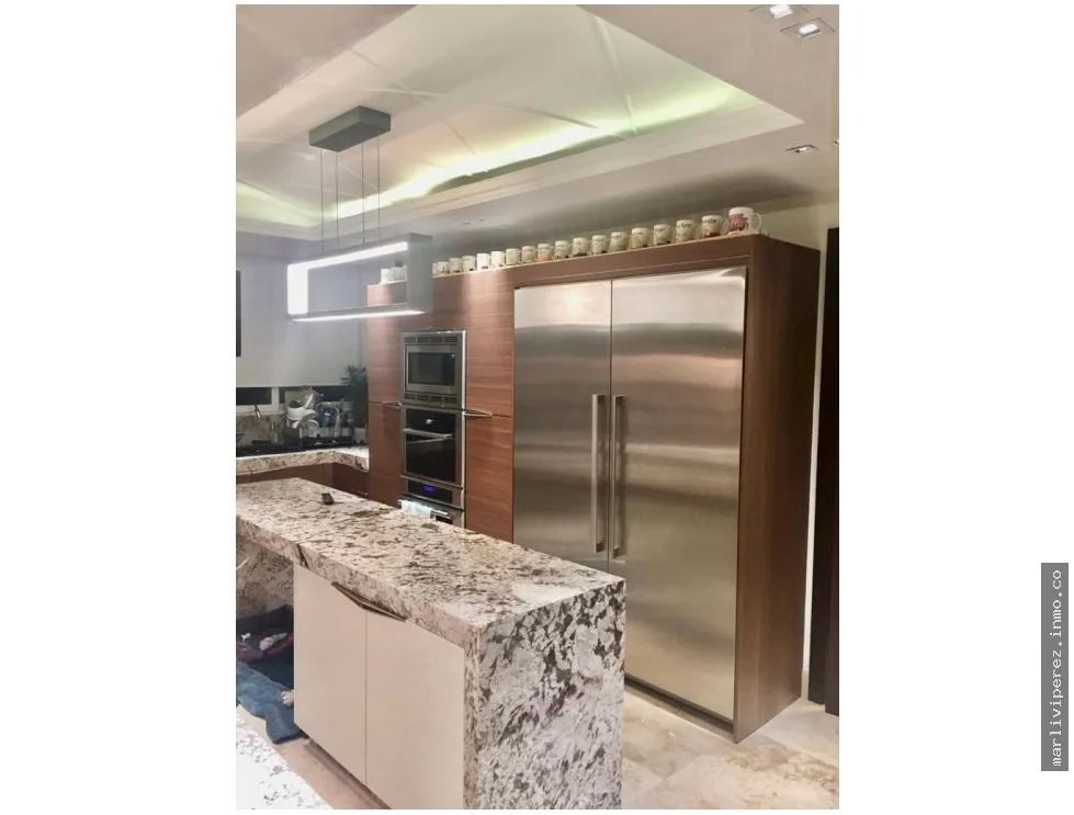 Sale of Penthouse Apartment in Costa del Este PH Breeze Panama