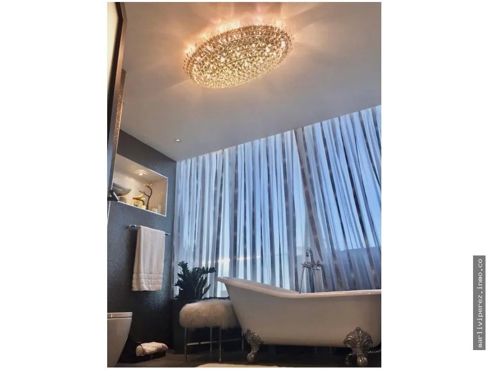 Sale of Penthouse Apartment in Costa del Este PH Breeze Panama