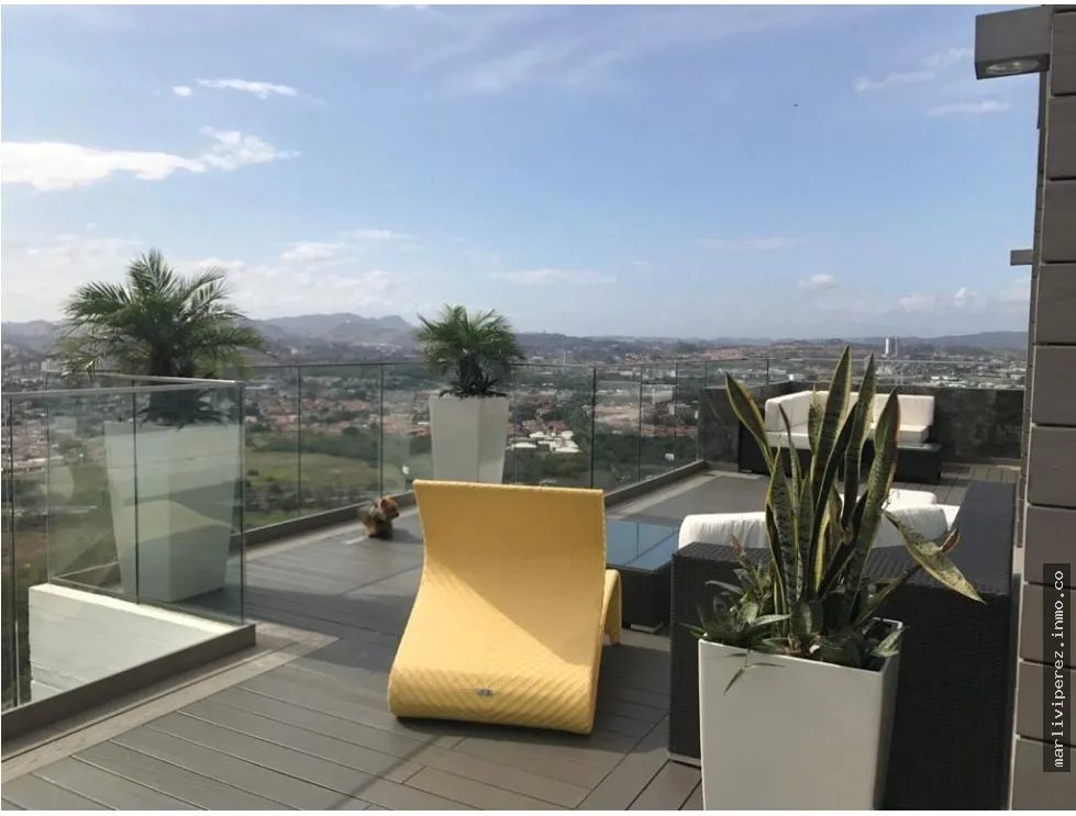 Sale of Penthouse Apartment in Costa del Este PH Breeze Panama