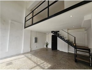 ALQUILER DE LOCAL COMERCIAL EN AVENIDA B