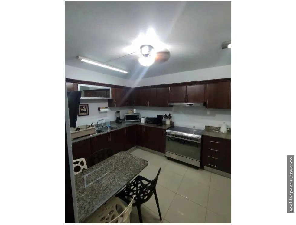 Furnished Apartment Rental in Obarrio, Upper Floor (NEGOTIABLE)