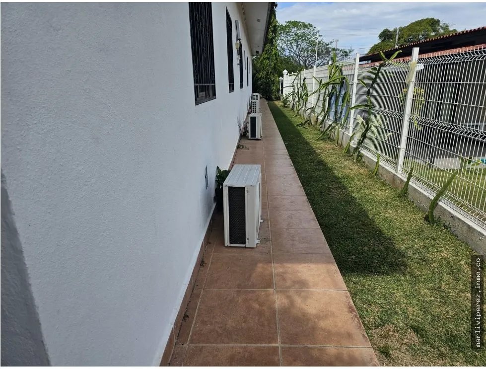 VENTA DE CASA AMOBLADA EN CORONADO (NEGOCIABLE)