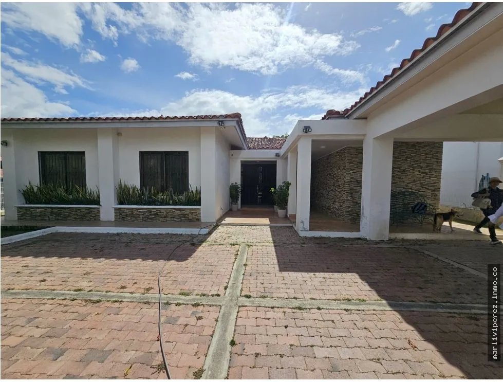 VENTA DE CASA AMOBLADA EN CORONADO (NEGOCIABLE)