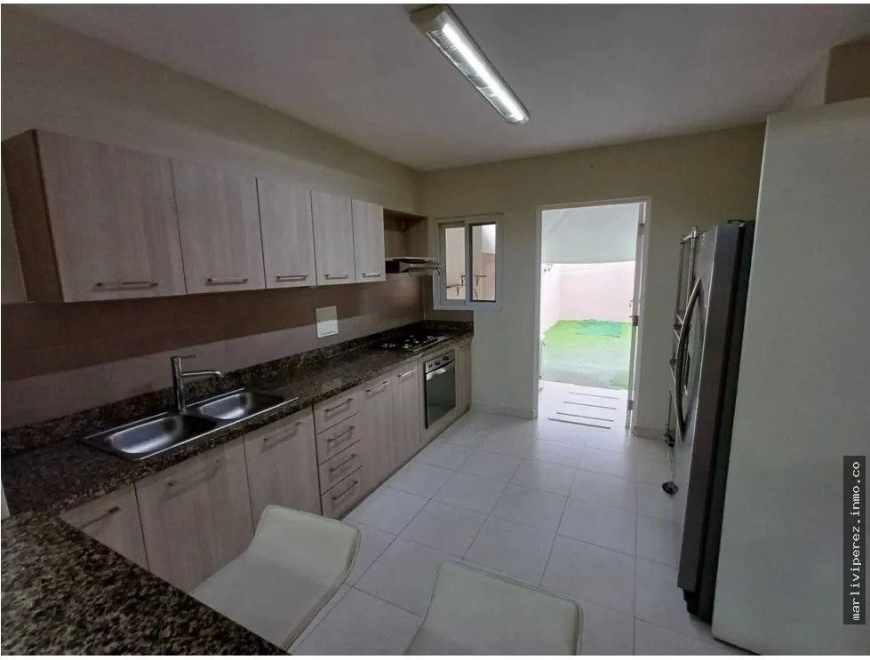 ALQUILER DE CASA EN VERSALLES