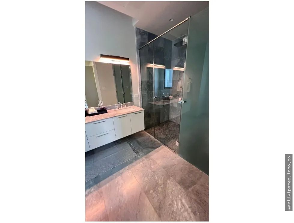 VENTA DE APARTAMENTO VISTA AL MAR EN COSTA DEL ESTE PRIMERA LÍNEA.