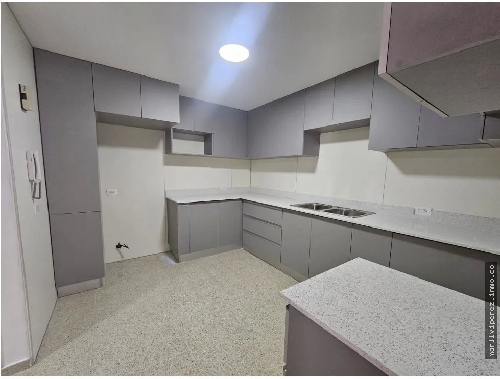 VENTA DE APARTAMENTO EN MARBELLA, GANGA