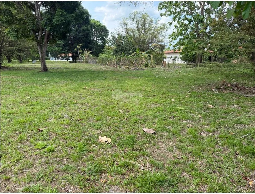 VENDO TERRENO CERCA DE PLAYA EN LA COLONIA DE CHAME 960M
