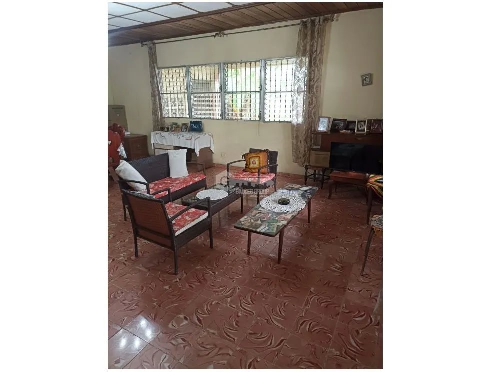 COCLE / CHURUBE / 2 HABITACIONES / 2000 M2 / CERCADA / PATIO / TERRAZA